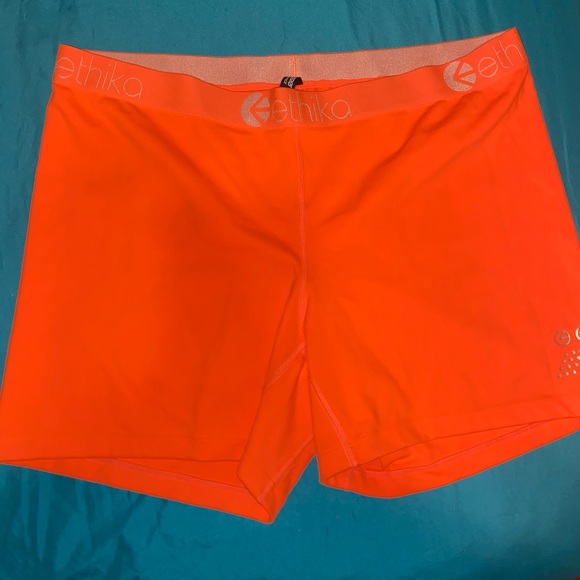 SUBZERO PERFORMANCE - NEON ORANGE
Women's Staple Size 3XL - Picture 3 of 6